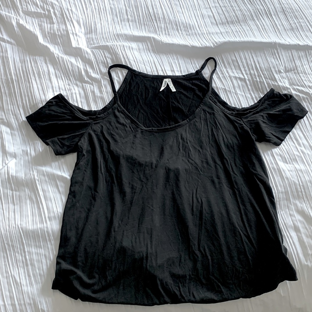 Black cold shoulder tee